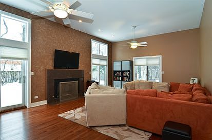 2nd image of 15 Acorn Ln