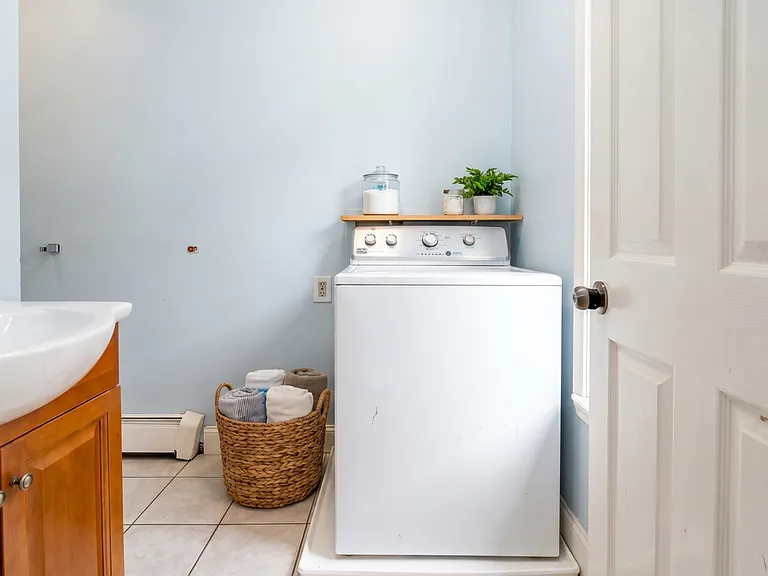 33 1/2 Barclay St #3 — Photo 4