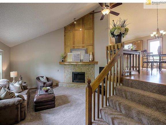 Stunning Family Room w/ vaulted ceilings