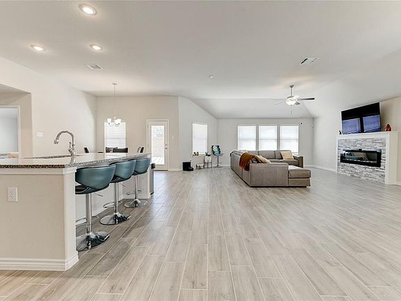4th image of 6302 Cordillera Dr