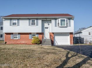 12 Arthur Dr, Cohoes, NY 12047