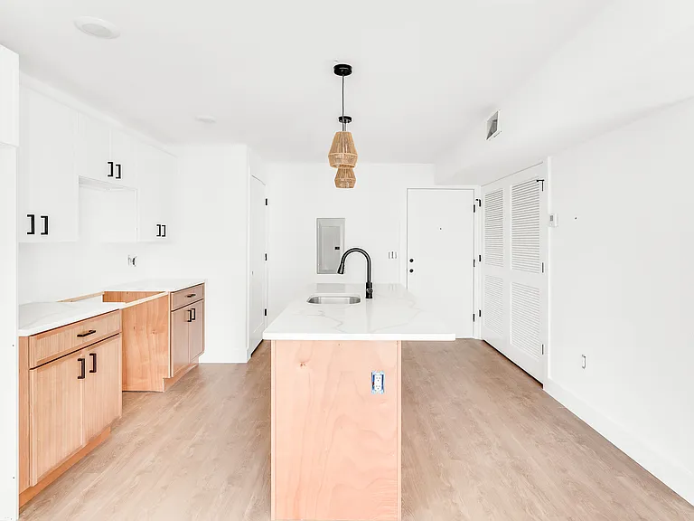2520 N Front St — Photo 9