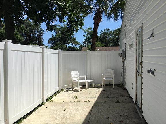 5th image of 1046 Oak Forest Cir