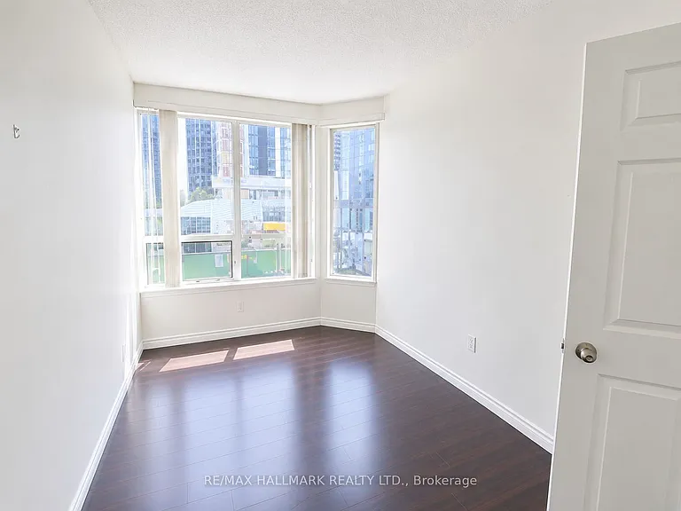 30 Greenfield Ave #207 — Photo 8