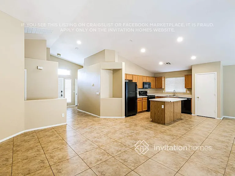 9129 W Mackenzie Dr — Photo 4