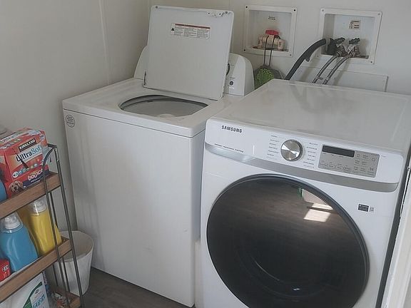 3rd image of 216 Sarah Cir #27