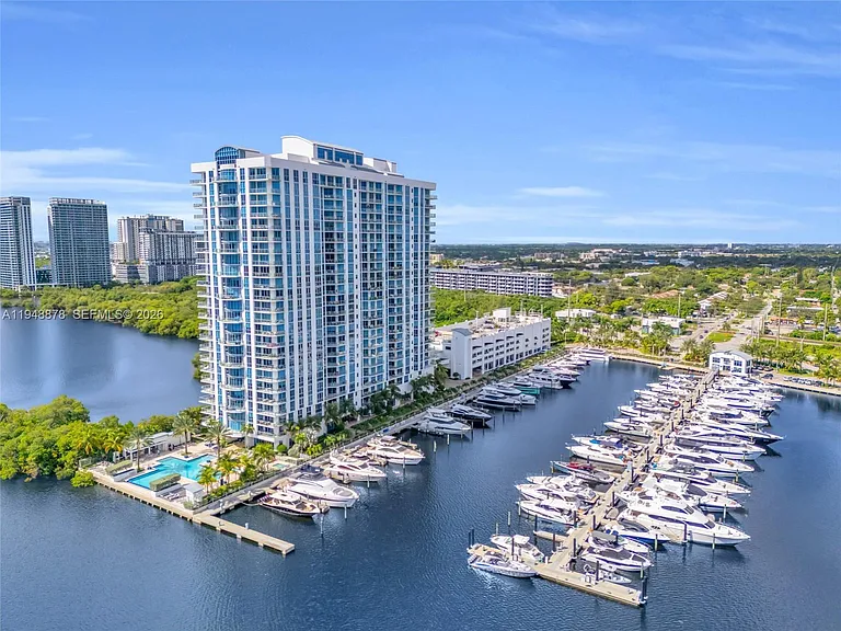 17111 Biscayne Blvd #602 — Photo 26