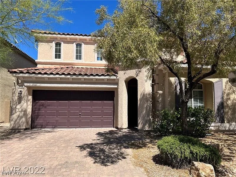 3 bed, 3.0 bath, 1741 sqft, $2,050 — Photo 2