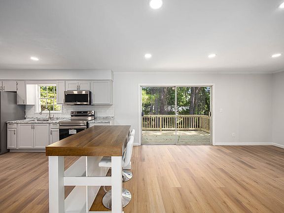 5th image of 5238 Verdun Ct