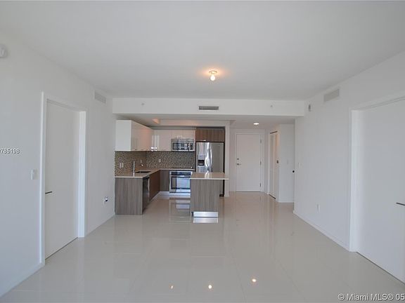 5th image of 5300 Paseo Dr #1709