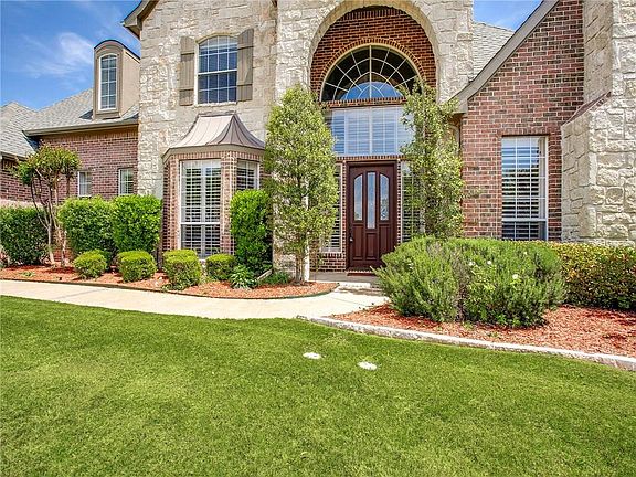3rd image of 505 Meadowview Dr