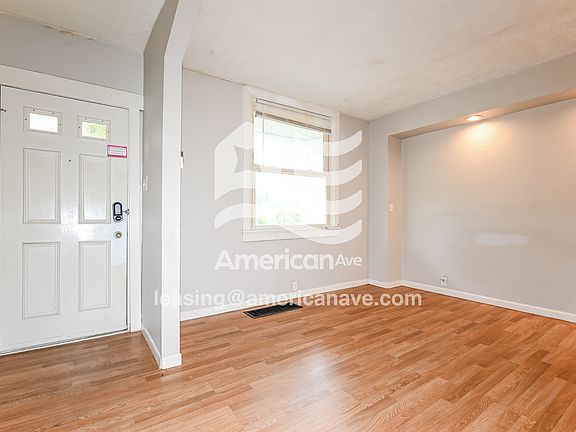 2-Living Room