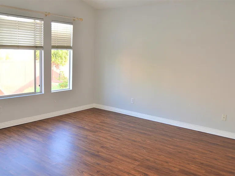 675 Sonoma St — Photo 21