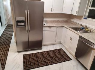 134 Calvert Ave APT 2, West Babylon, NY 11704