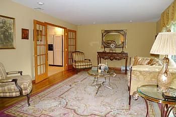 4th image of 582 Dorchester Dr