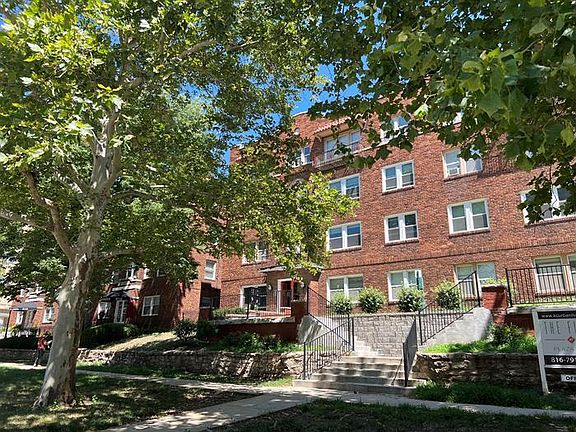 5th image of 216 Emanuel Cleaver Ii Blvd APT 4W