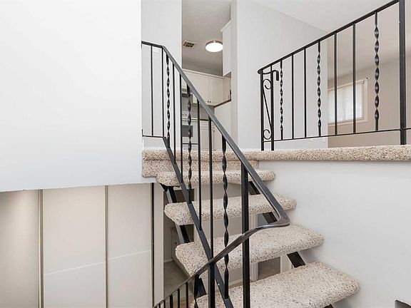 3rd image of 5 Acadia Rd W #13