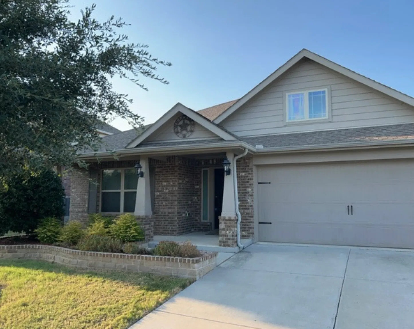3 bed, 1864 sqft, $2,095 — Photo 1