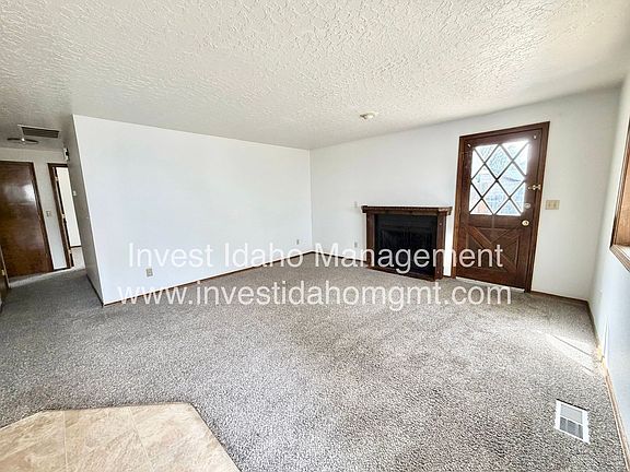 2nd image of 161-167 N Raymond Pl #165