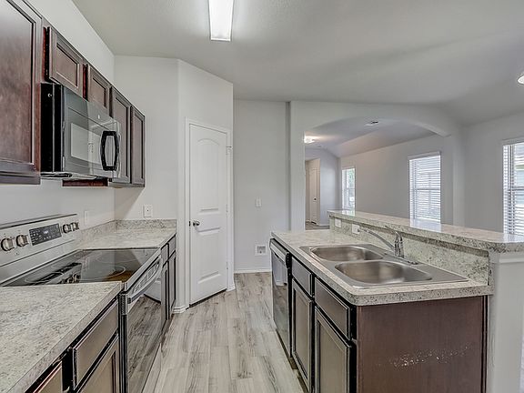 3rd image of 1710 Bobolink Dr