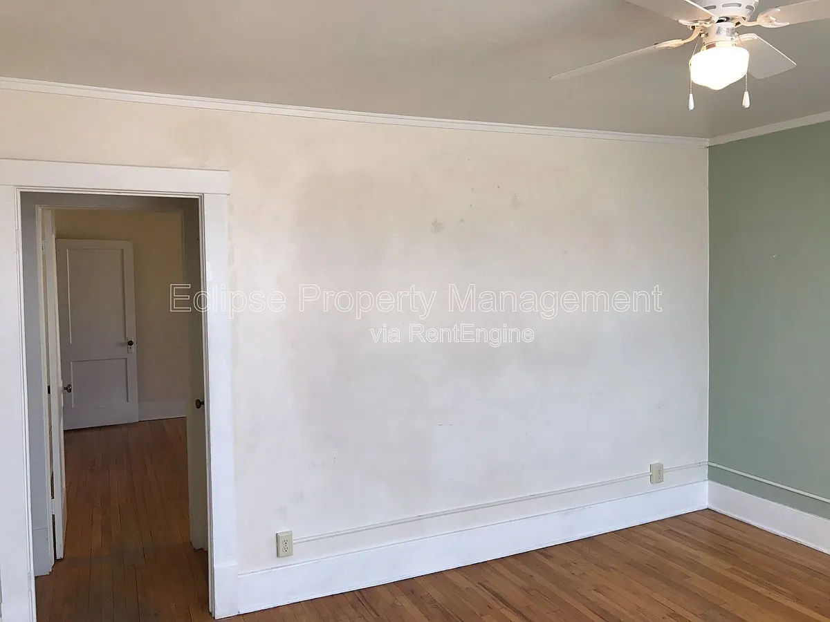 Building Photo - 711 2nd St #2