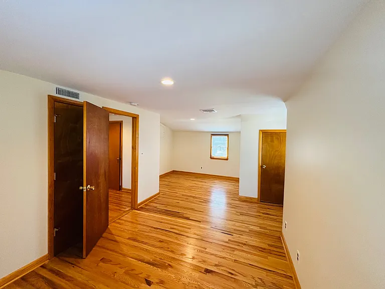 20 Union Ave — Photo 11
