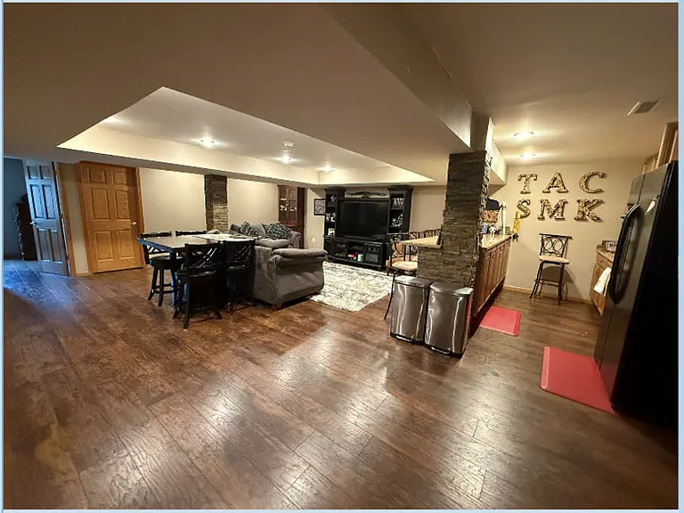 4363 Memorial Cir — Photo 35