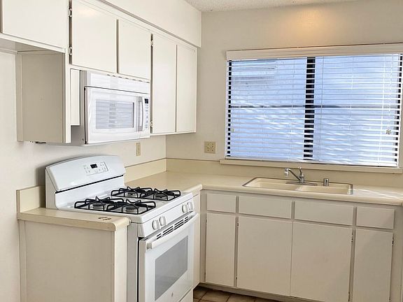 5th image of 1604 E Castlecrest Avenue