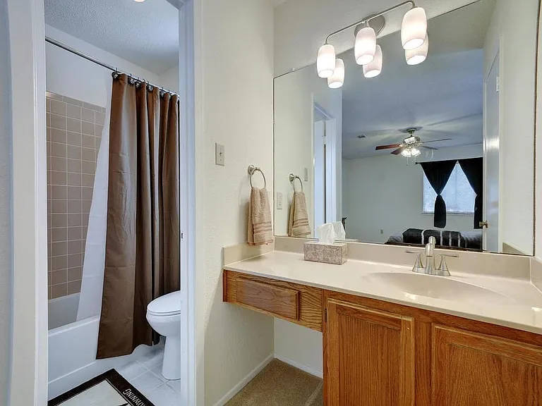 8421 Spring Valley Dr — Photo 10