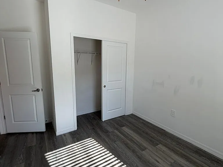 1095 Highlands Rd — Photo 3