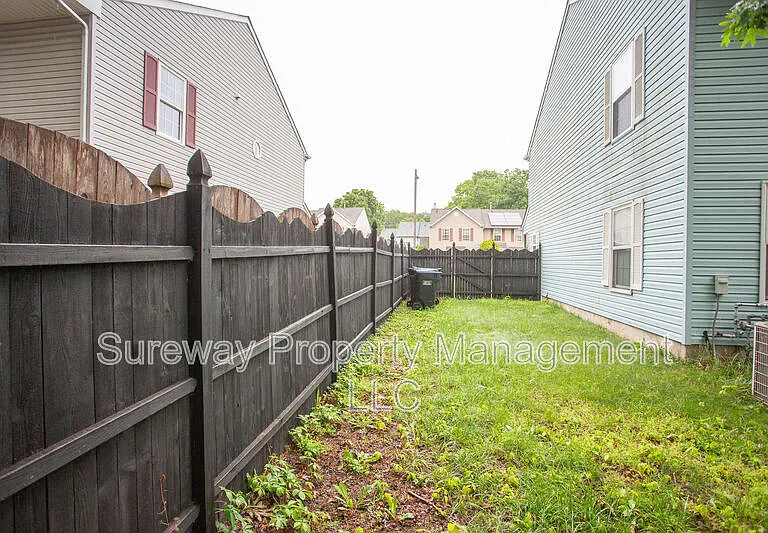 12 Grant Ln — Photo 43