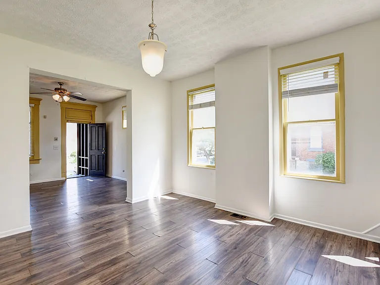 683-685 S Champion Ave #685 — Photo 4