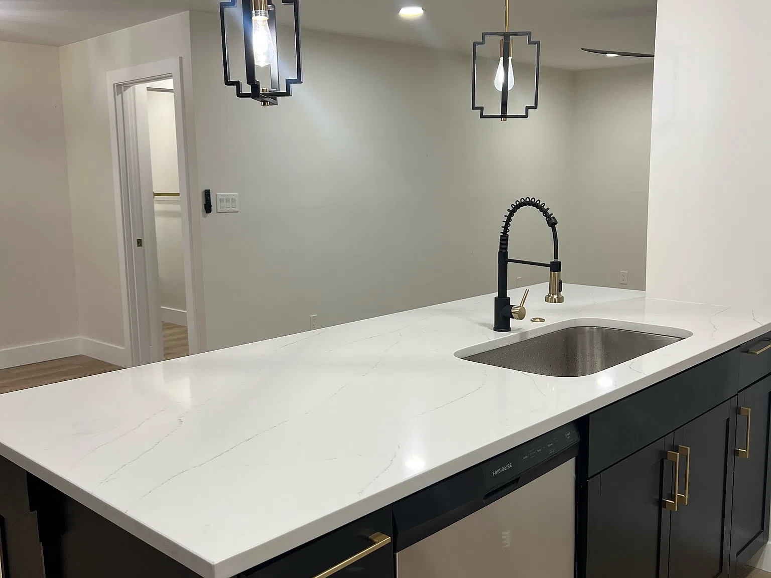 2 bed, 1140 sqft, $1,400 — Photo 3
