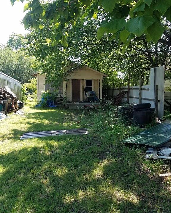 1st image of 603 S Ocheese Ave