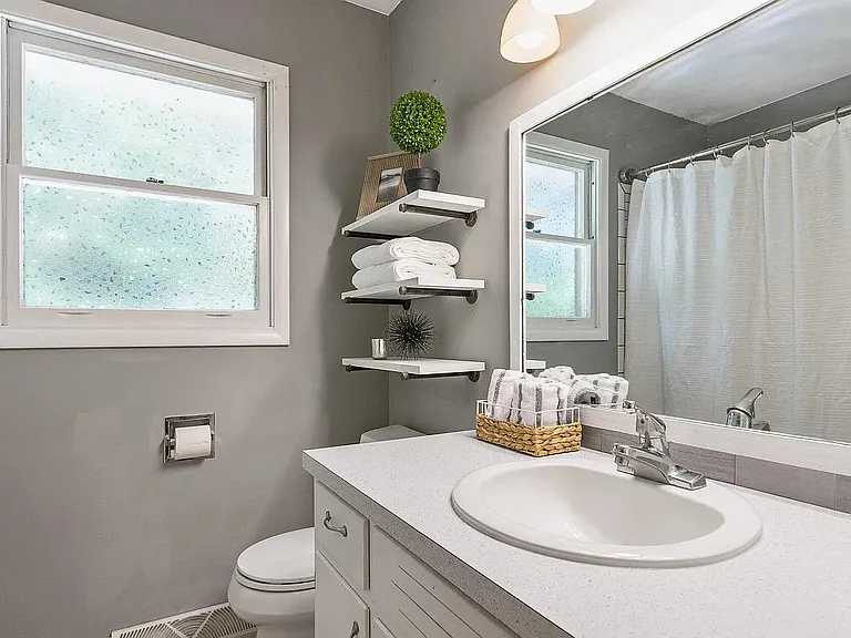 285 Westmont Ave — Photo 6