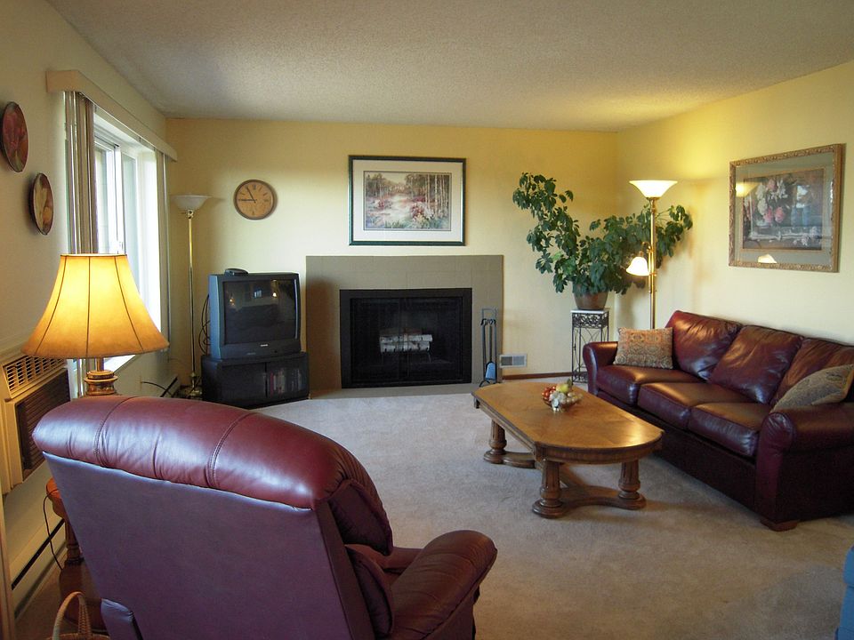 Spacious Living Room
