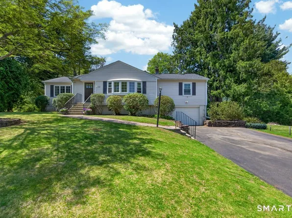 181 Crescent Circle, Cheshire, CT 06410