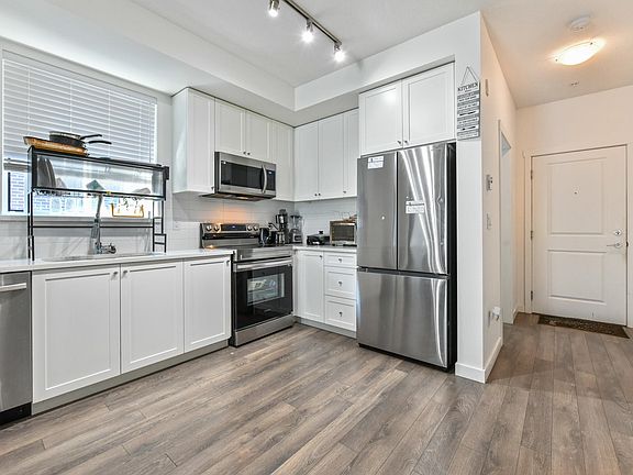 3rd image of 15848 Fraser Hwy #306
