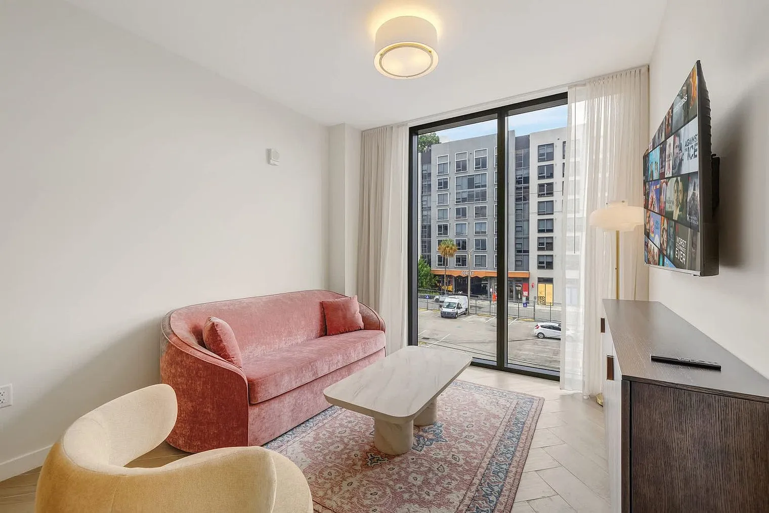 2 bed, 2.0 bath, 1097 sqft, $3,098 — Photo 4