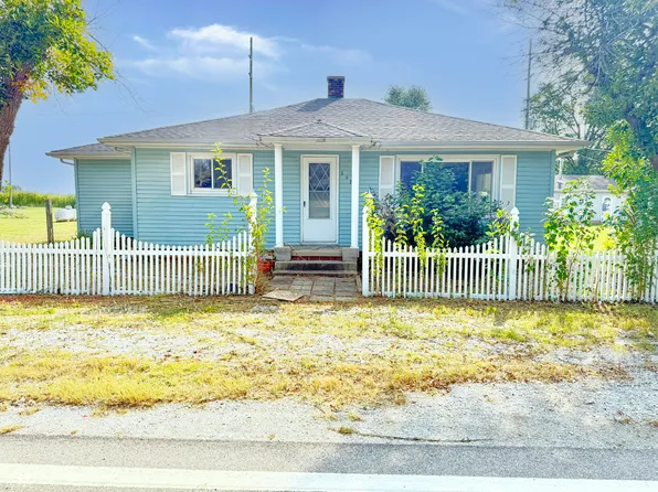 207 N Main St, Mellott, IN 47958