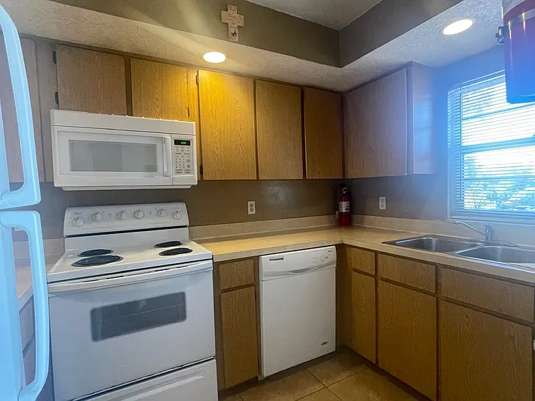 2975 S Fern Creek Ave #2975 — Photo 11