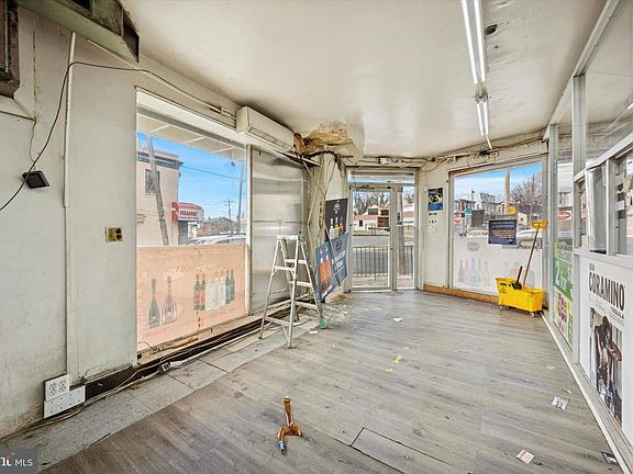 4th image of 2300 N Market St