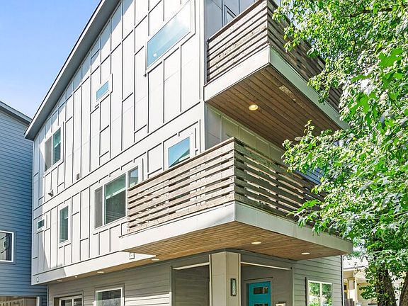 4th image of 930 W CRAIG PL #1