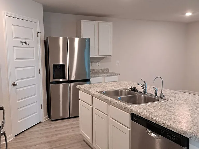 6541 Slabinski Ln — Photo 3