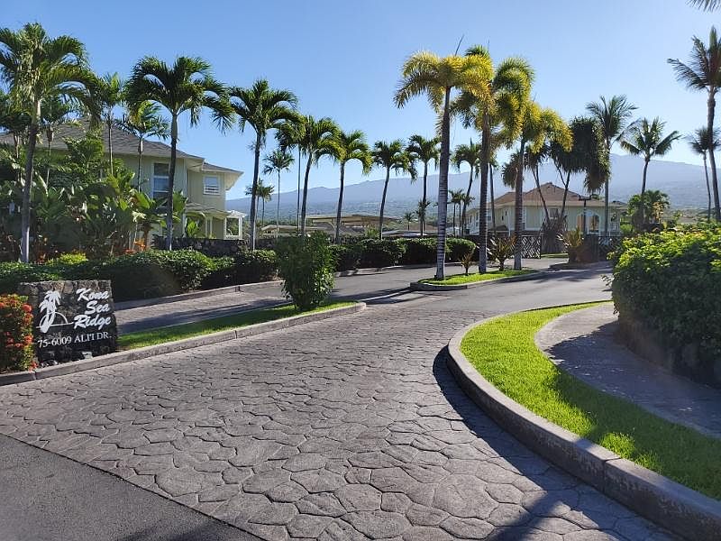 1st image of 75-6009 Alii Dr APT R23