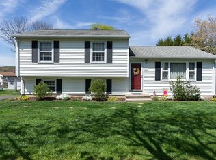 41 Costanzo Ct, Hamden, CT 06518