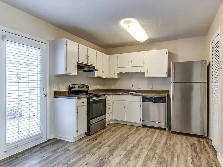 Canterbury Woods Townhome Kitchen
