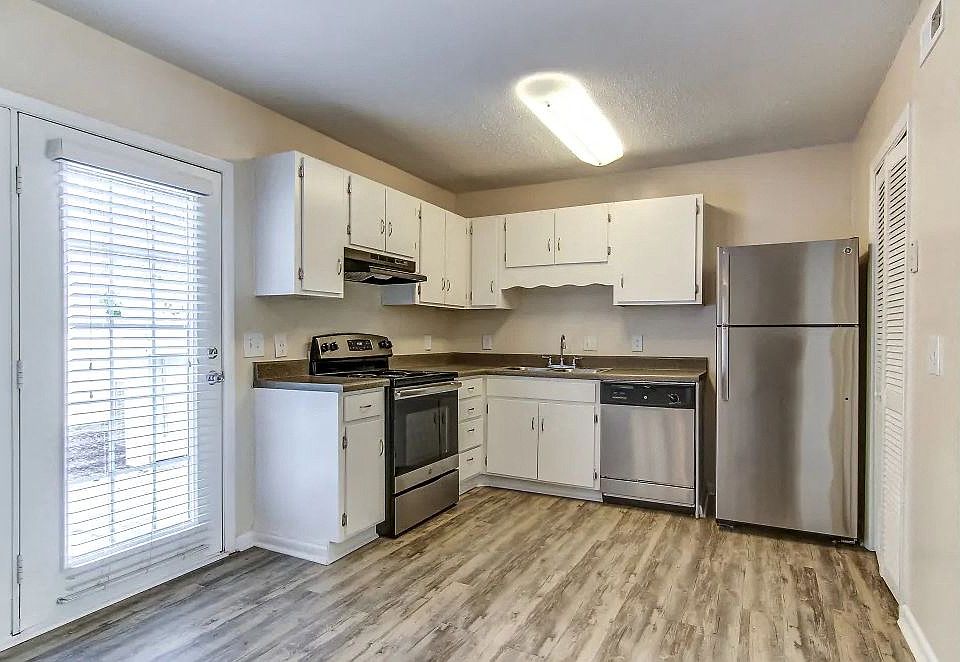 Canterbury Woods Townhome Kitchen