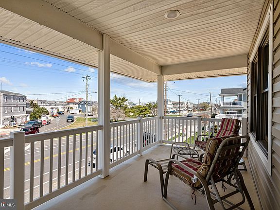 5th image of 1719 Bay Ave