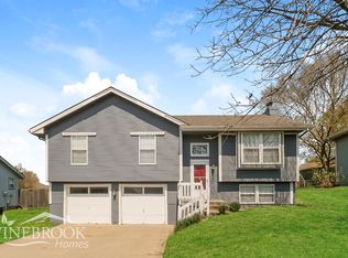 1706 W Christi Ln, Raymore, MO 64083